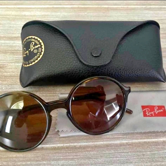 Ray-Ban Accessories - Tortoise Round Framed Ray-Ban's NWOT